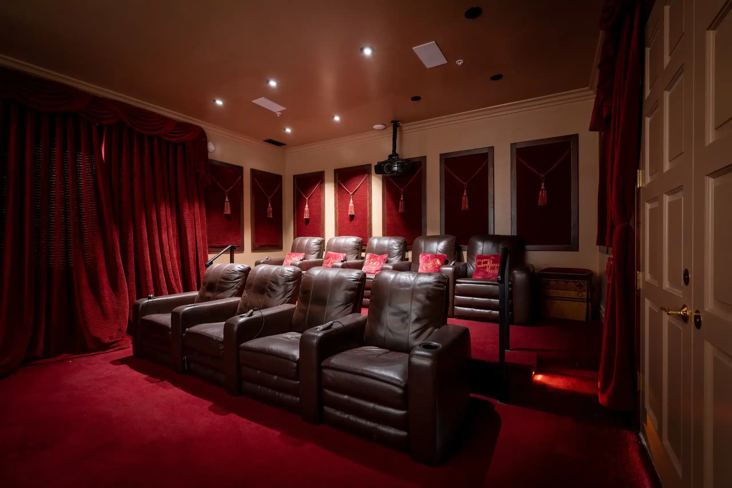 VILLA-AM-CINEMA